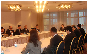 交流会の前に理事会・評議員会を行いました