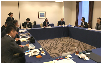 交流会の前に、理事会を行いました。