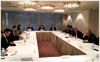 交流会の前に、理事会を行いました。